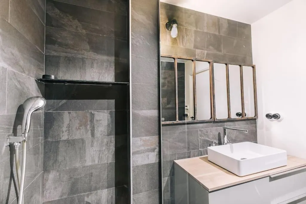 דירות פריז Trendy Flat Luxembourg Gardens 0*,  צרפת